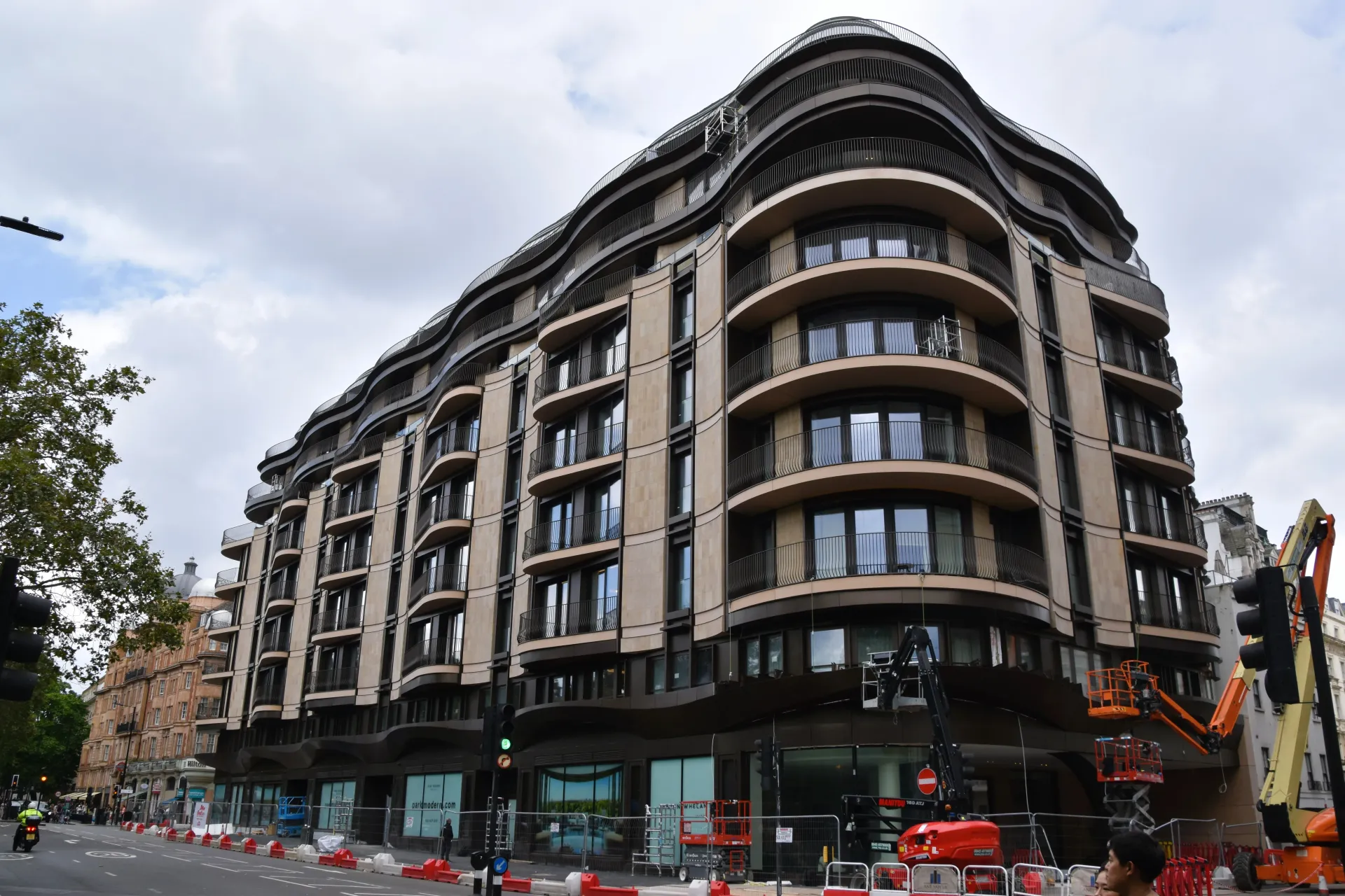 Immeuble résidentiel moderne avec appartements en location