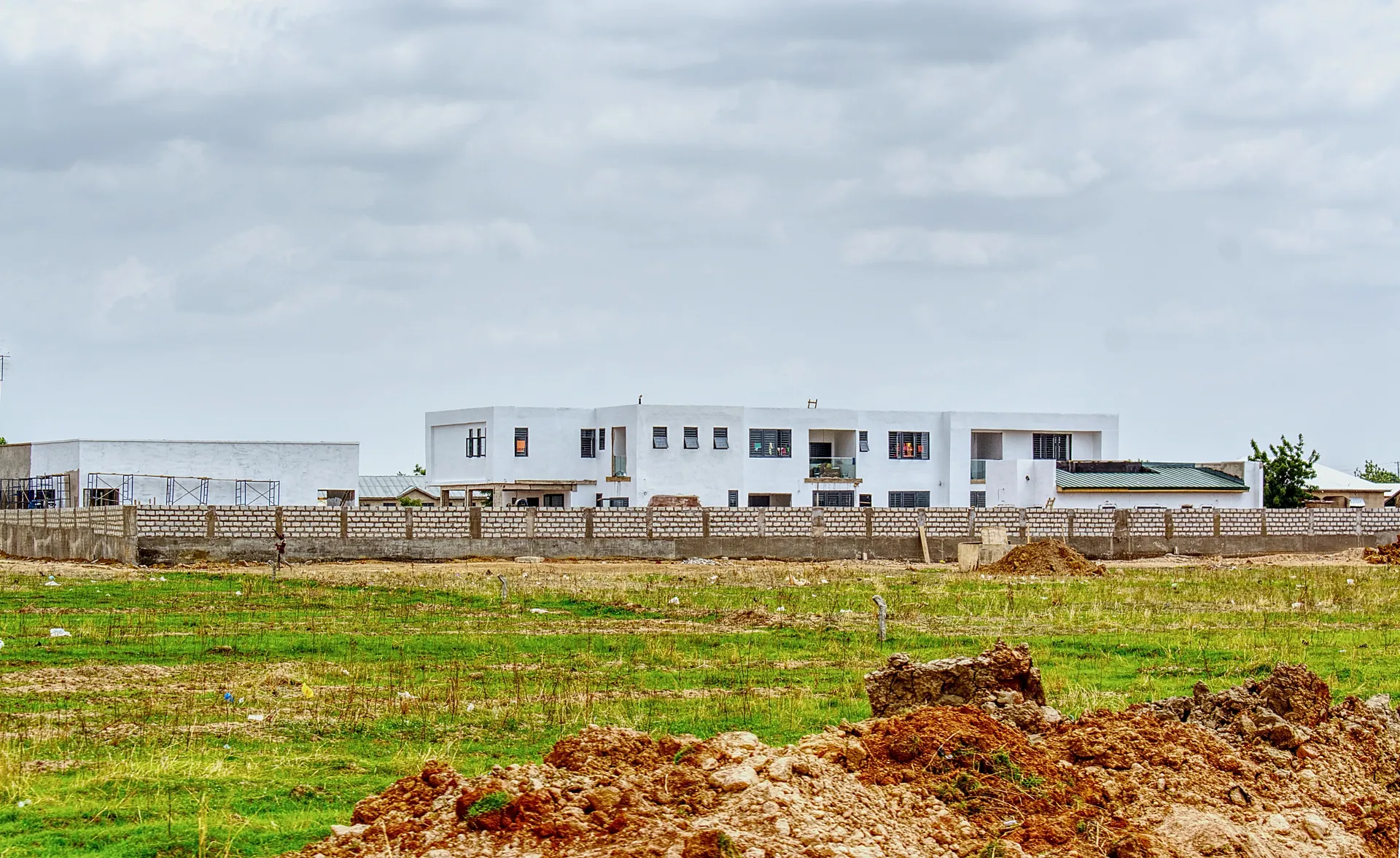 Chantier de construction d'une maison individuelle moderne