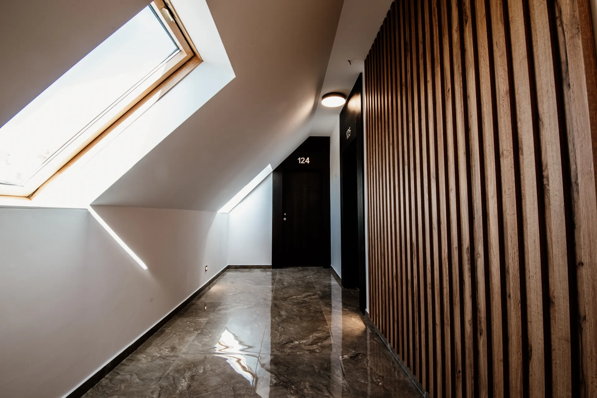 Sol vinyle LVT / PVC : prix, pose et avantages en 2026