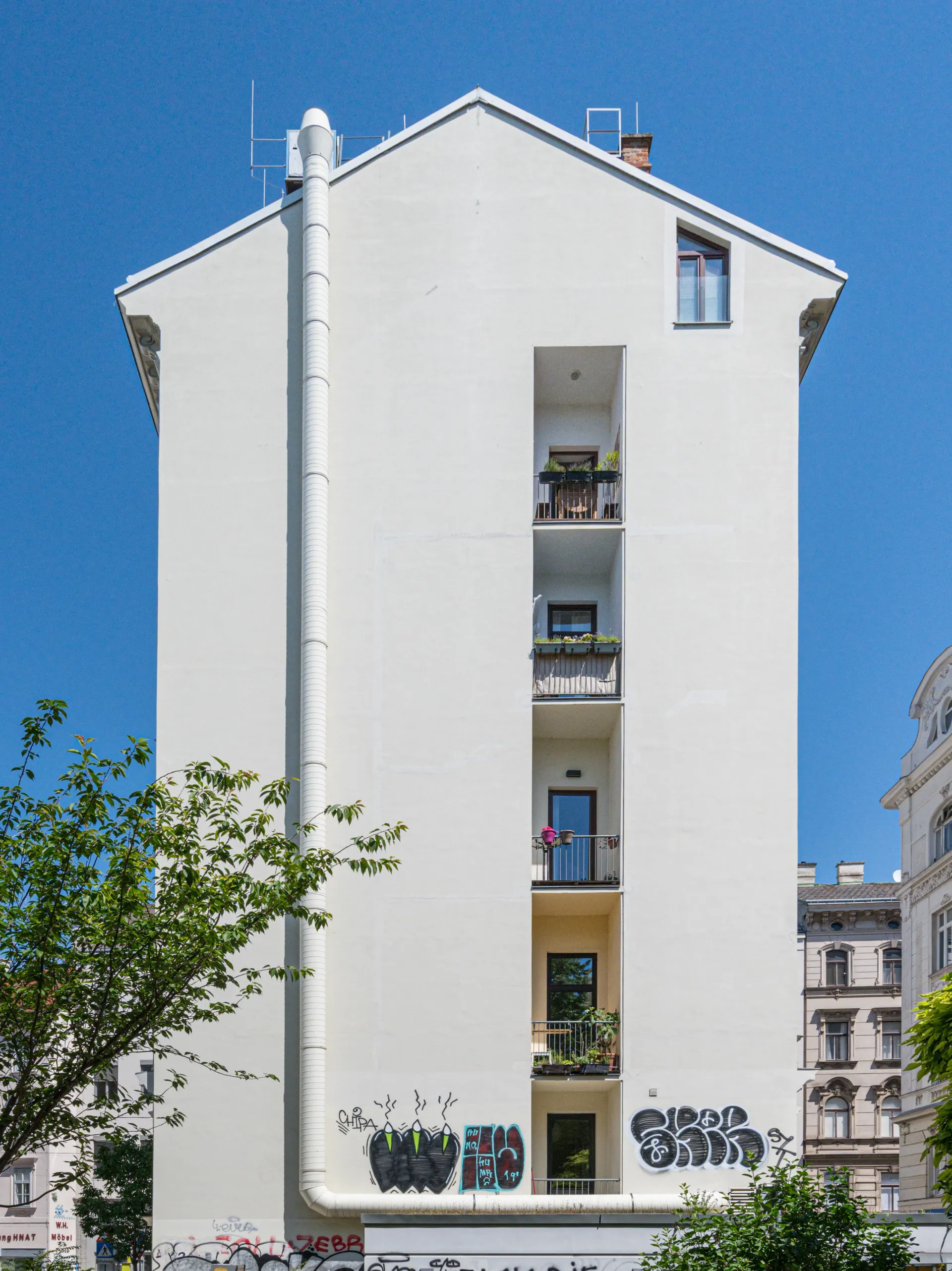 Immeuble d'appartements contemporain à vendre